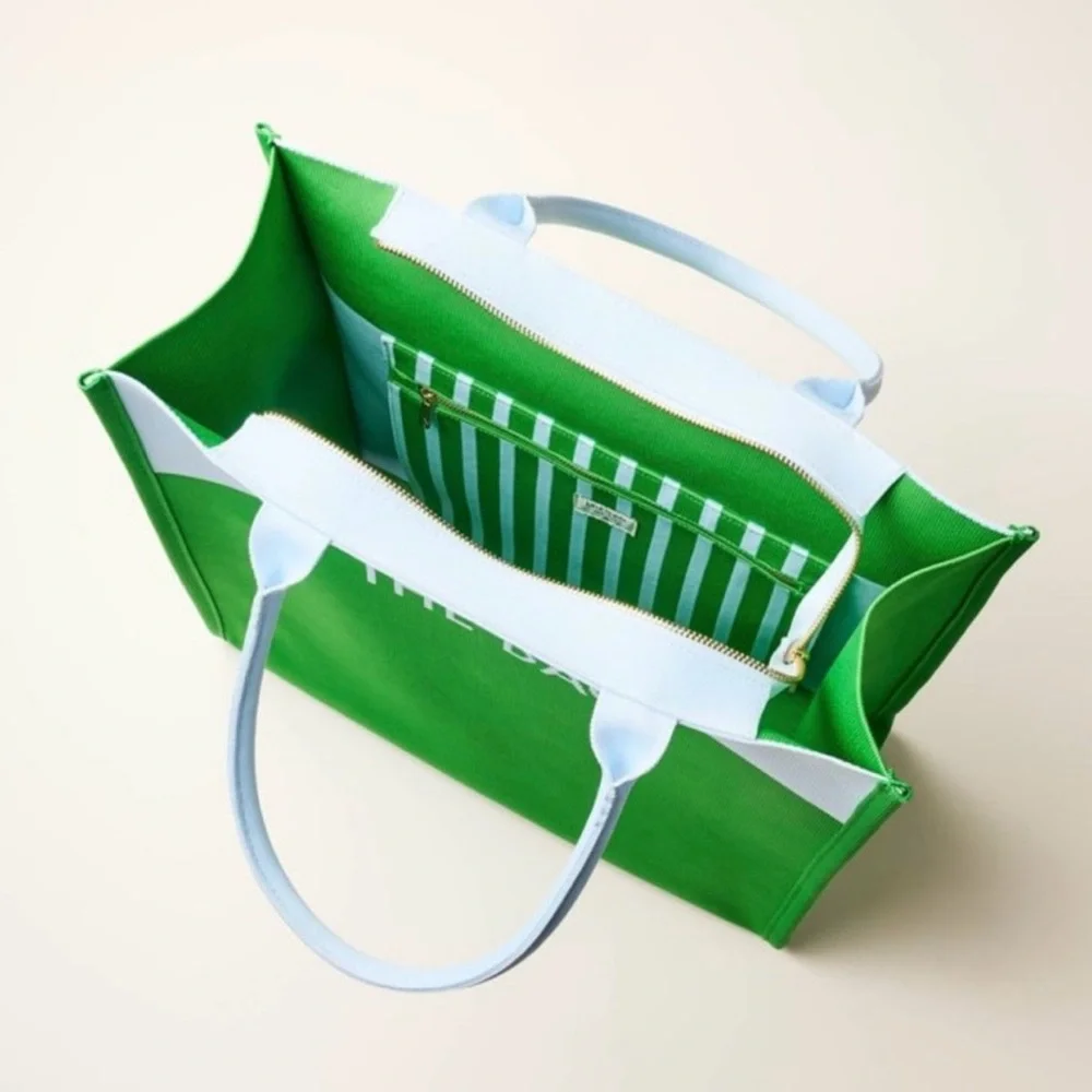 Modern Green and White Structured Tote Bag - Picture 3 of 3